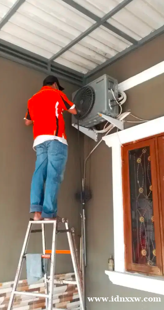 需要另外2名空调技术人员。空调技术员经验