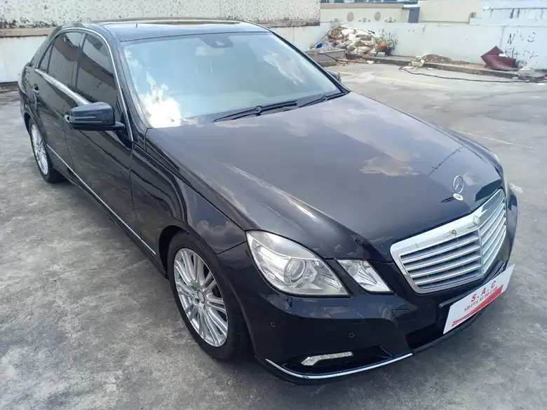 奔驰 E300 (2009)