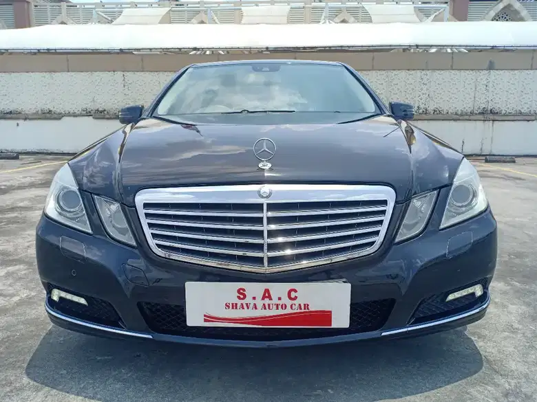 奔驰 E300 (2009)