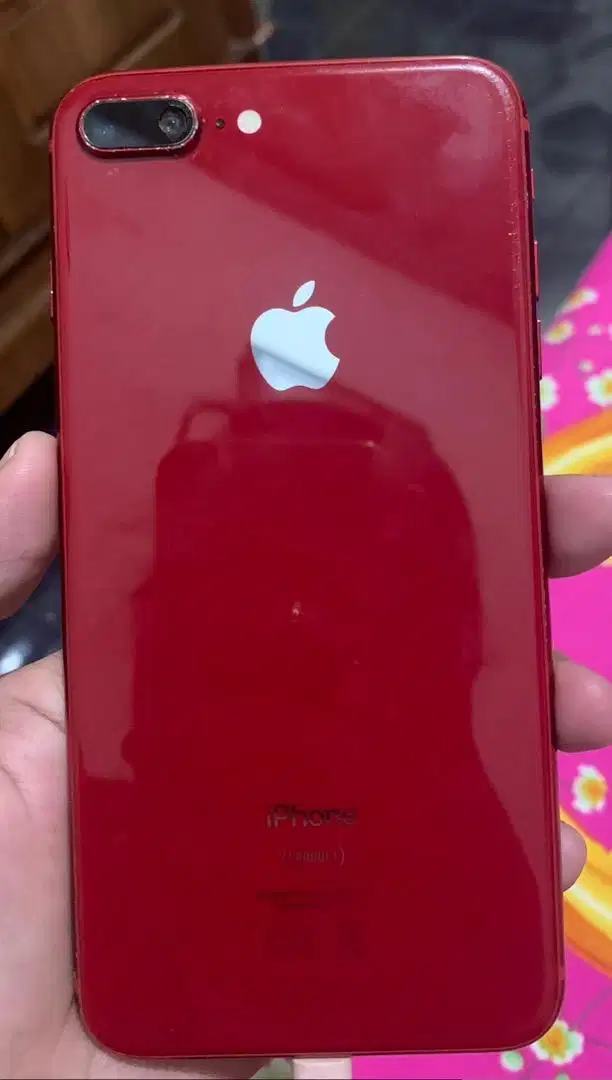 销售苹果手机 8+ 64GB