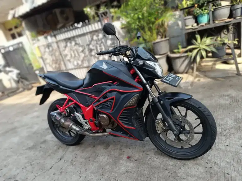 本田 CB150R 2018