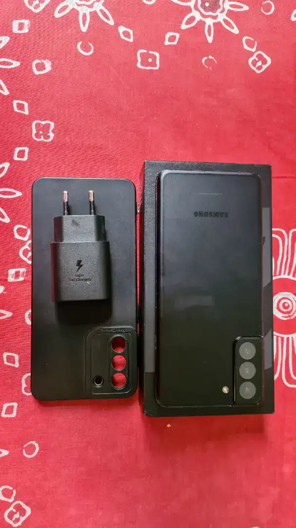 出售/易货/ TT三星银河S21+ 256 GB
