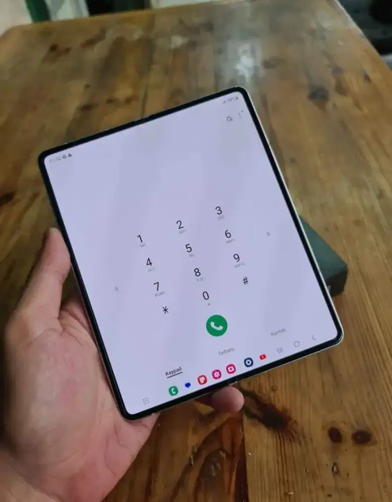 便宜卖三星Z折叠3 RAM 12 / 512GB 奥里盛无缝