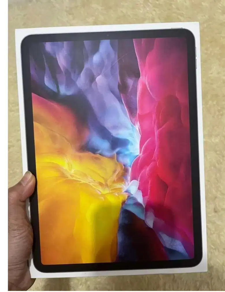 iPad pro 2020 128 技嘉 + 键盘